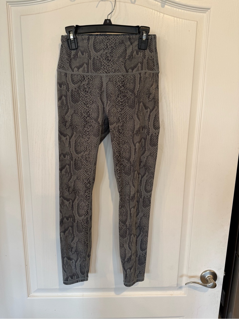 Varley Let's Go 25” Leggings olive and charcoal snakeskin active athletic gym XS